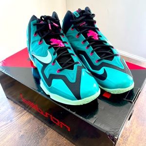 ☪️ SOLD ☪️ Lebron 11 South Beach
